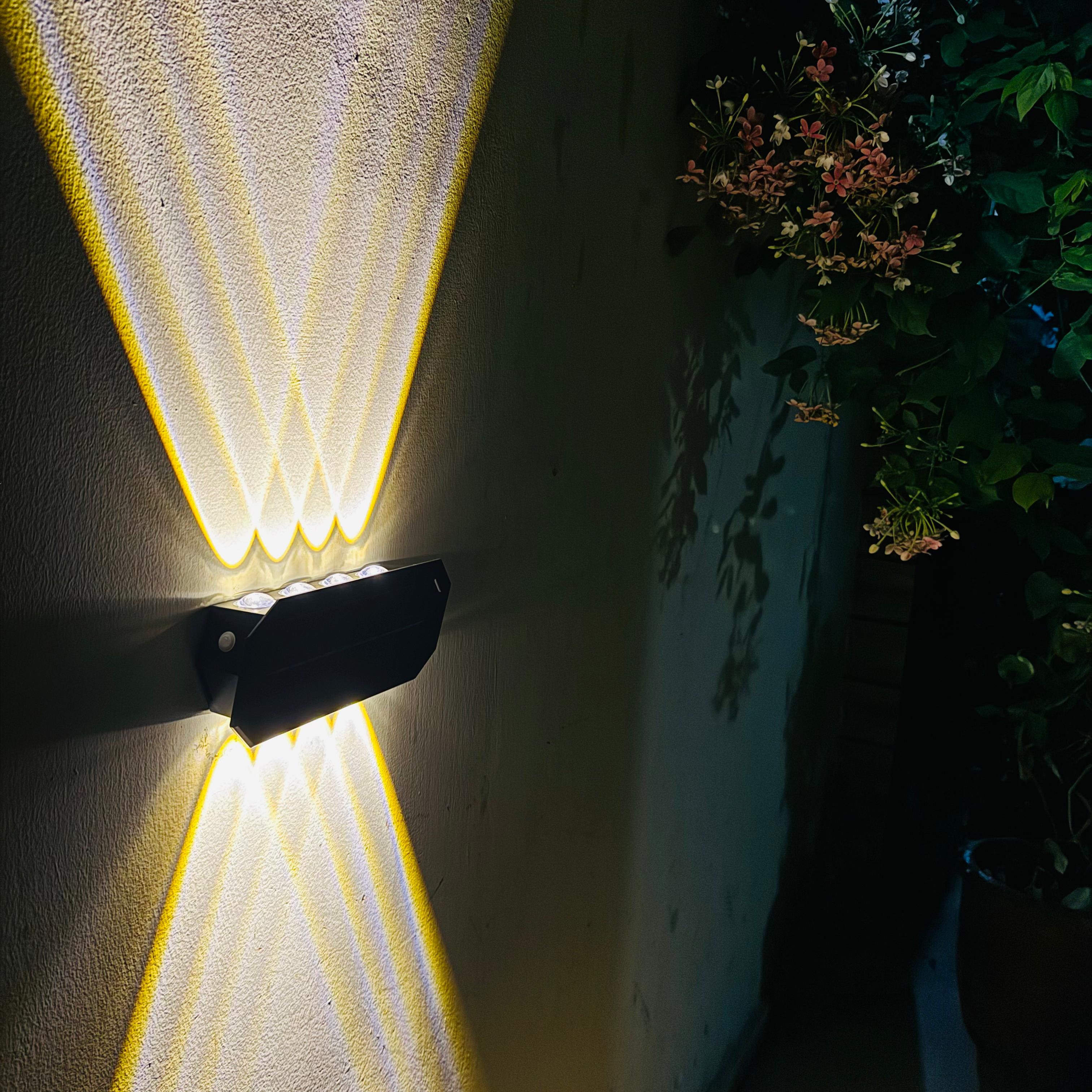 Solar Up & Down Wall Light 4x4
